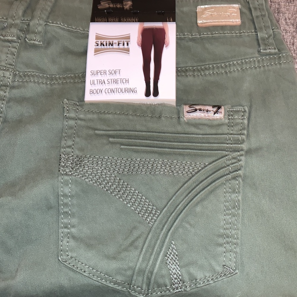 Seven7 Jeans - Picture 3 of 10